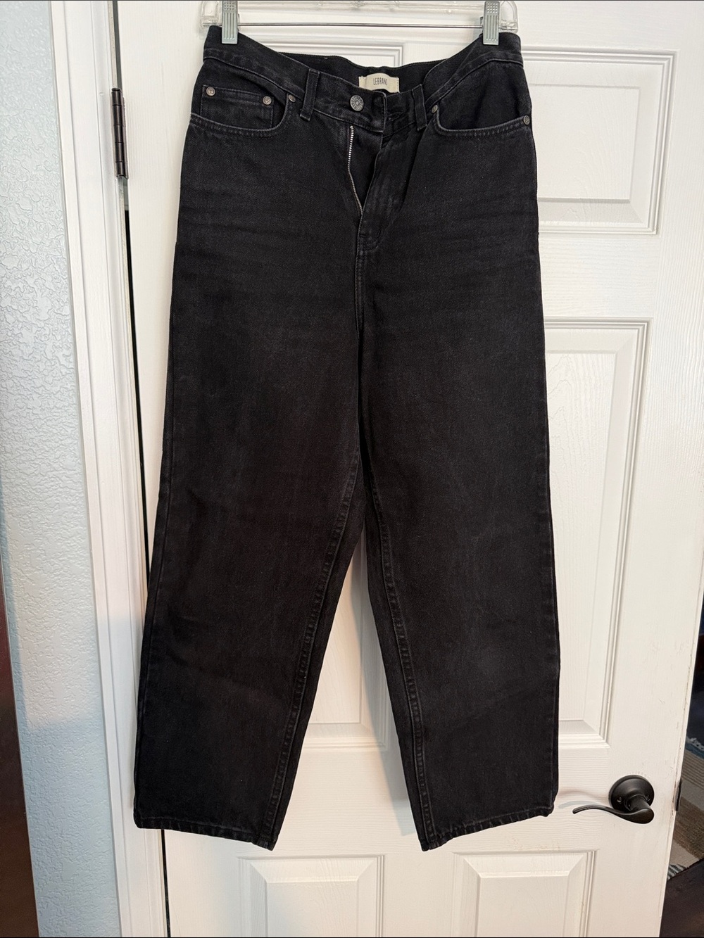 Women's Black Straight-Leg Jeans — Clean Minimalist Fit